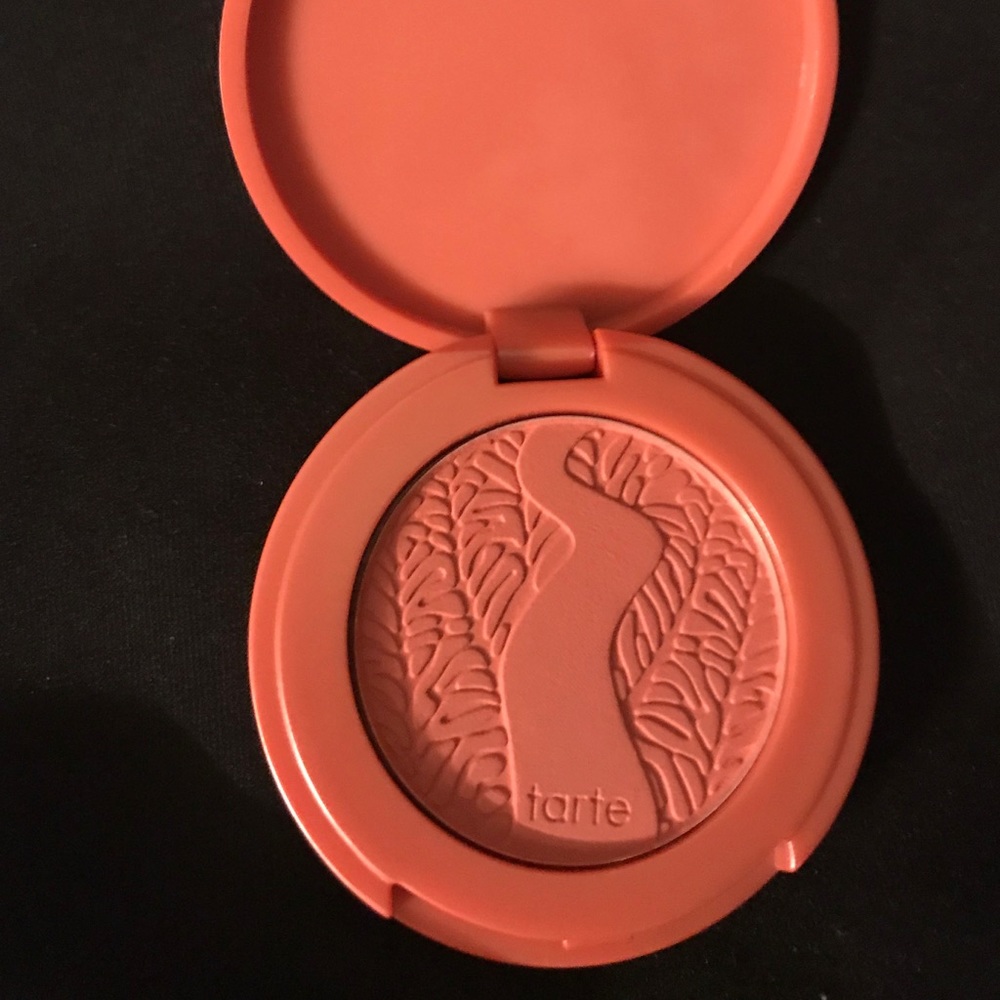 Tarte Amazonian clay 12 hour blush -Quirky color